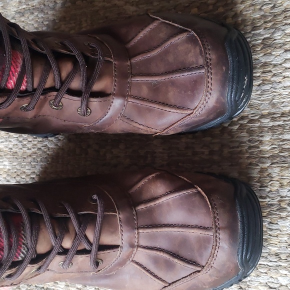 UGG waterproof boots - Picture 12 of 16